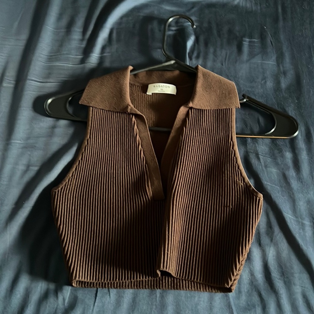 Aritzia Babaton Sculpt Knit Polo Top - Picture 7 of 11